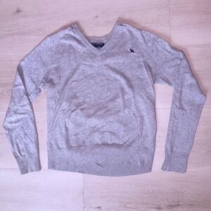 Abercrombie & Fitch Light Gray Sweater
